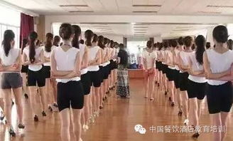 服务礼仪的训练方法 提升专业素养的关键路径